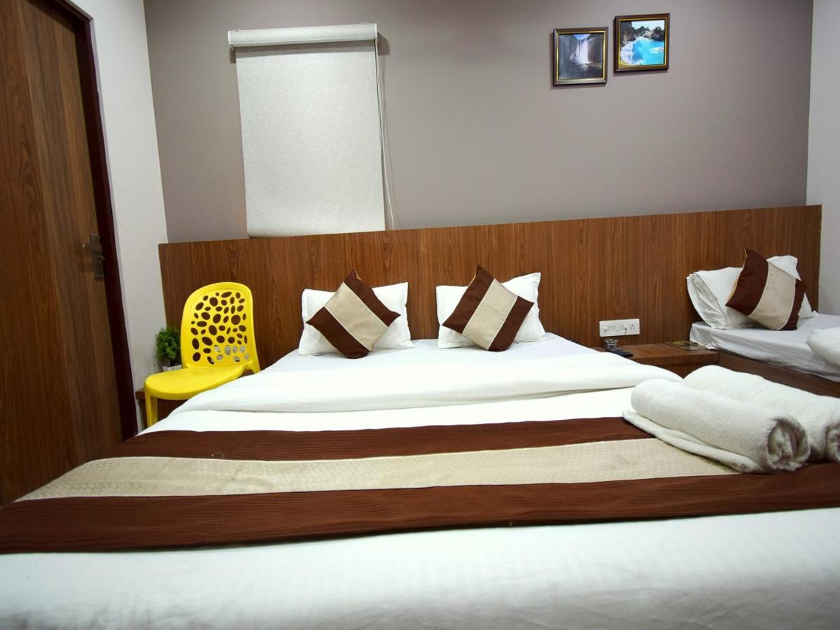 Hotel Embassy Kalol Eksteriør bilde